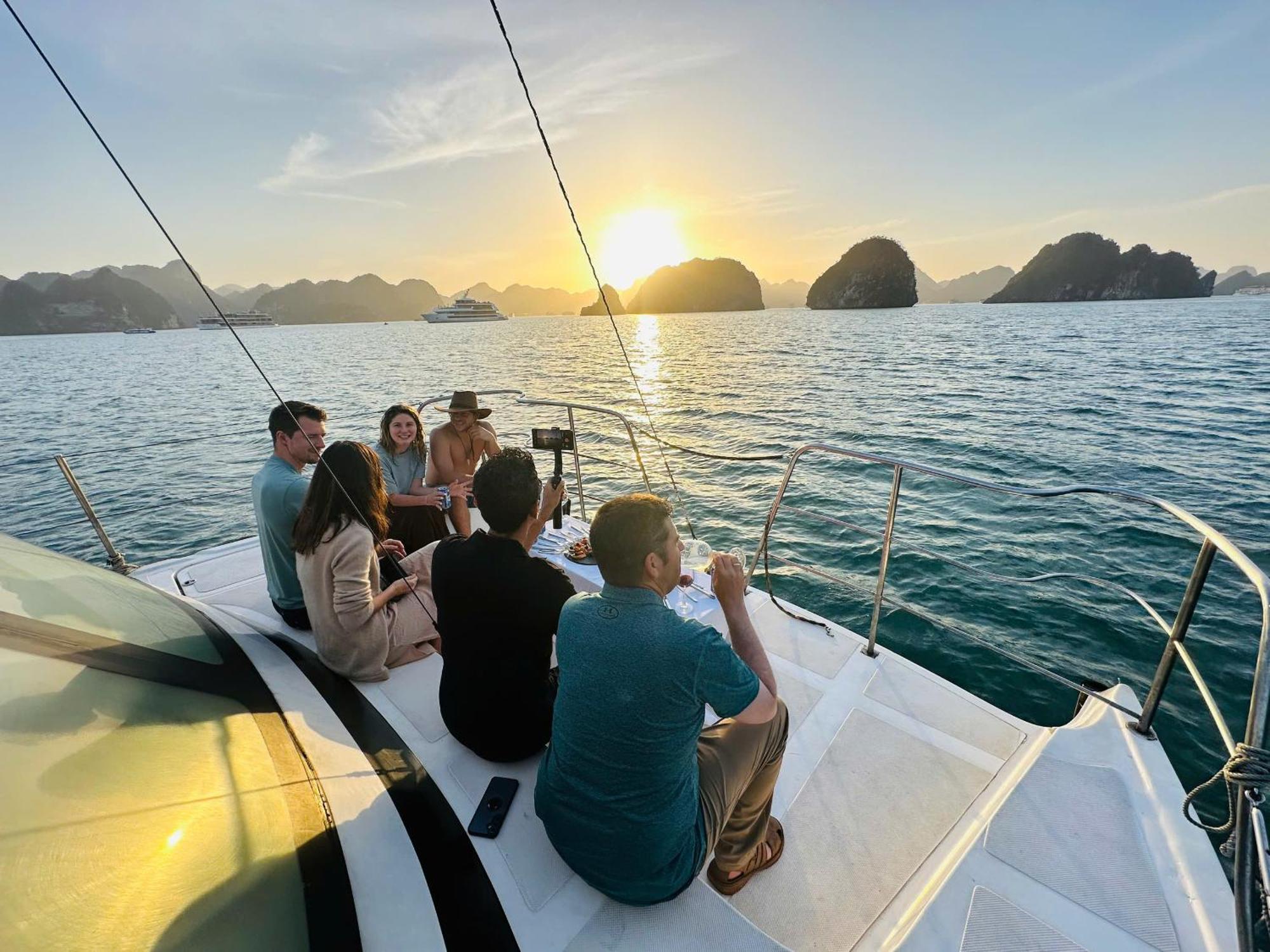 Scarlet Pearl Cruises - Wonder On Lan Ha Bay Hotell Ha Long Eksteriør bilde